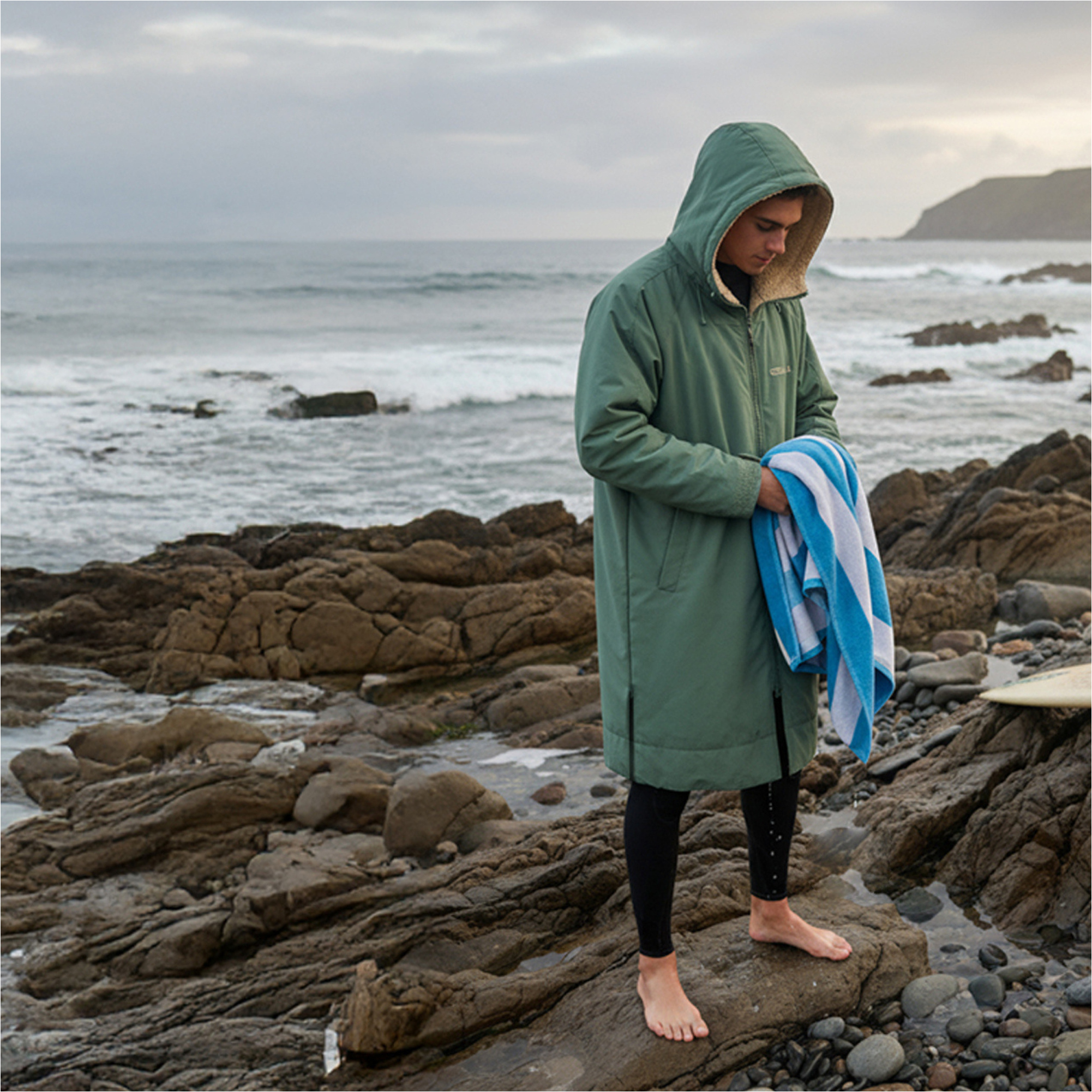 2025 Gul Revorobe Long Sleeve Changing Robe AC0135-C6 - Green / Taupe